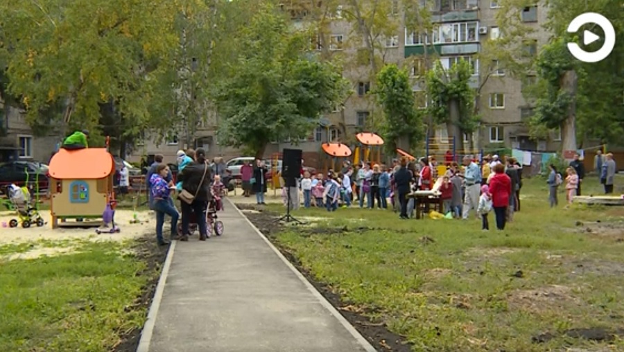 
		
		Завершилось благоустройство двора на улице Карпинского в Пензе
		
	