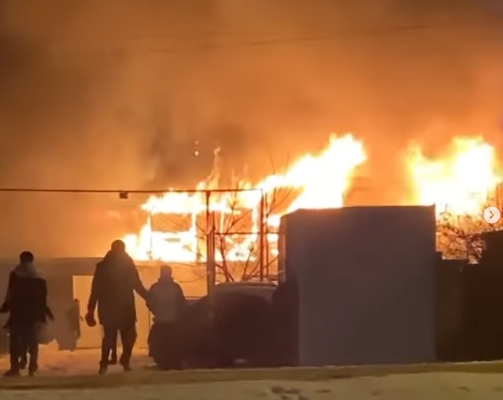 
		
		Очевидец сообщил о пожаре в районе филармонии в Пензе
		
	