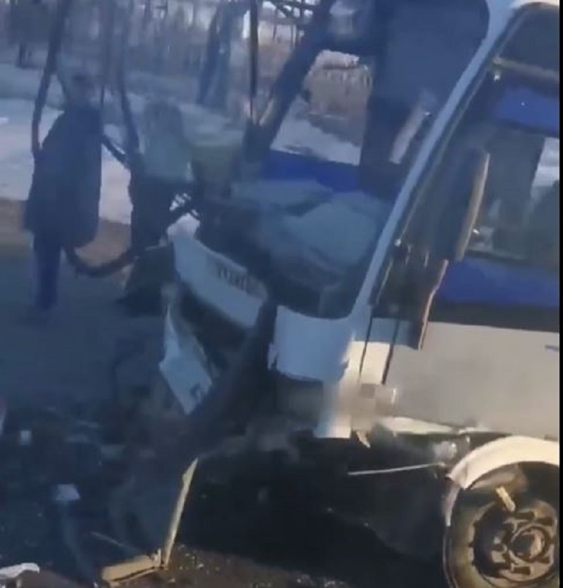 
		
		Водитель Audi не выжил после столкновения с автобусом под Кузнецком
		
	