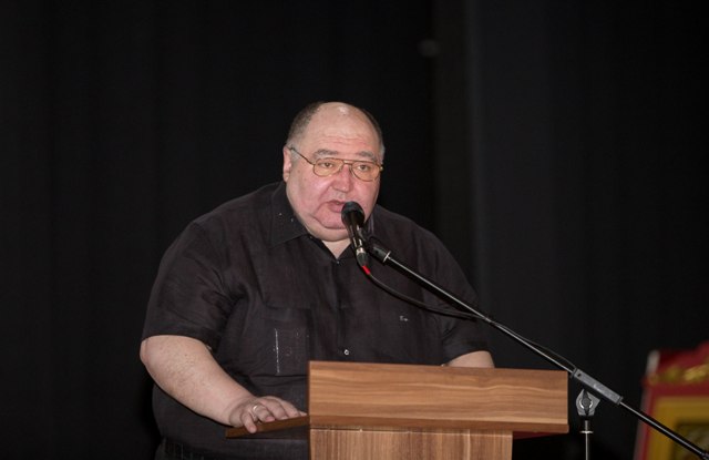 Родственники передали Борису Шпигелю инвалидную коляску в тюремную больницу