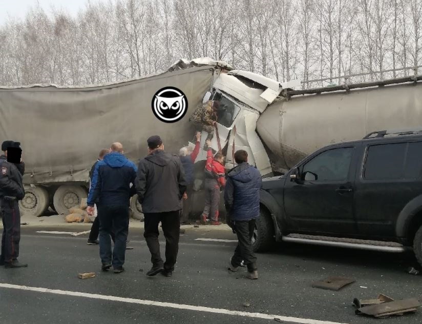 
		
		На трассе «Пенза-Тамбов» случилась жуткая авария с фурами
		
	
