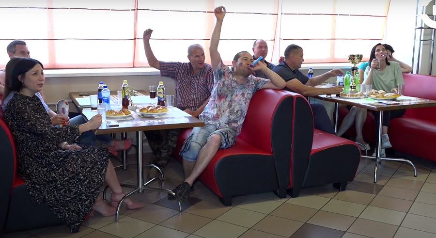
		
		Как жители Пензы встретили первую за 9 лет победу России на чемпионате Европы по футболу
		
	