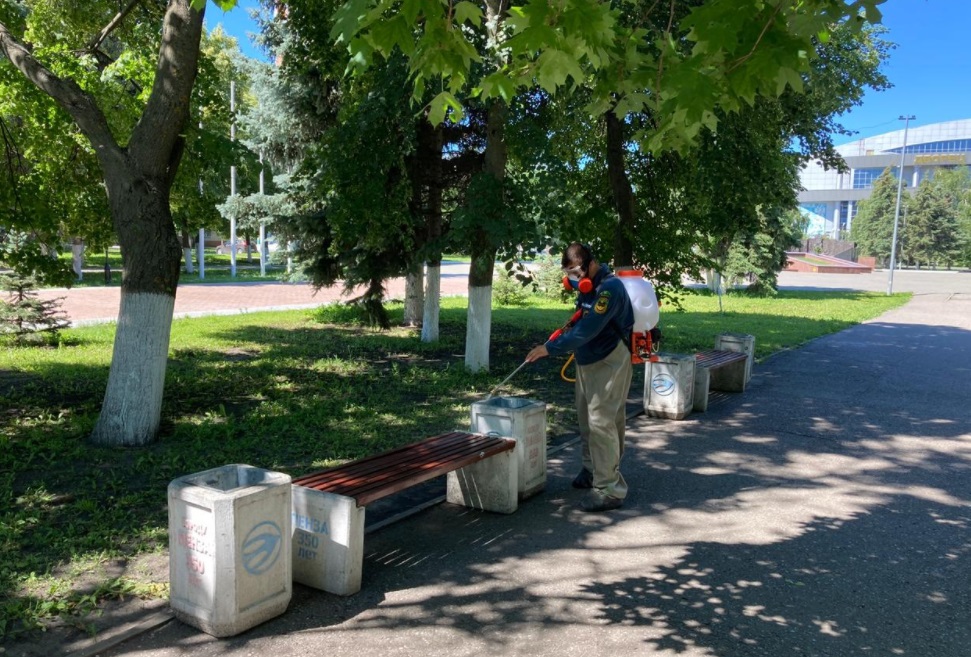 В Пензе снова начали дезинфицировать общественные пространства