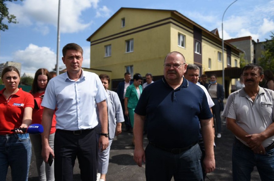 
		
		Мельниченко призвал оперативно обеспечивать детей-сирот жильем
		
	
