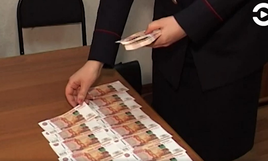 
		
		Полицейские поймали мошенника, укравшего из машины пензенца почти миллион
		
	