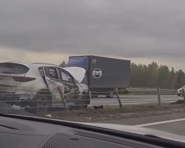 
		
		KIA Sportage смяло в аварии на дороге в Пензенской области
		
	