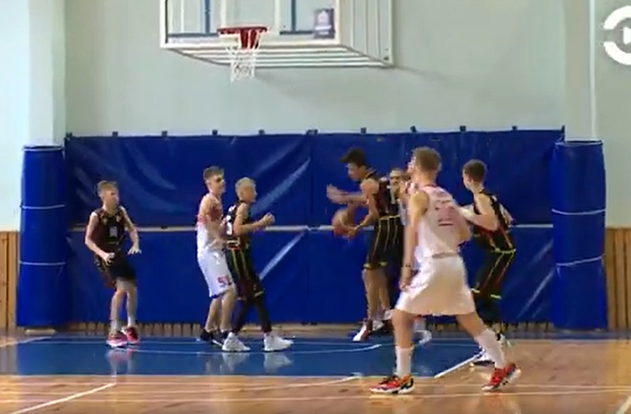
		
		В Пензе открылись соревнования по баскетболу «Старт сезона»
		
	