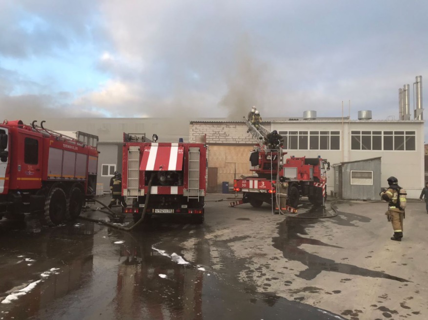 
		
		В Пензе 79 человек тушат загоревшийся склад на ул. Металлистов
		
	