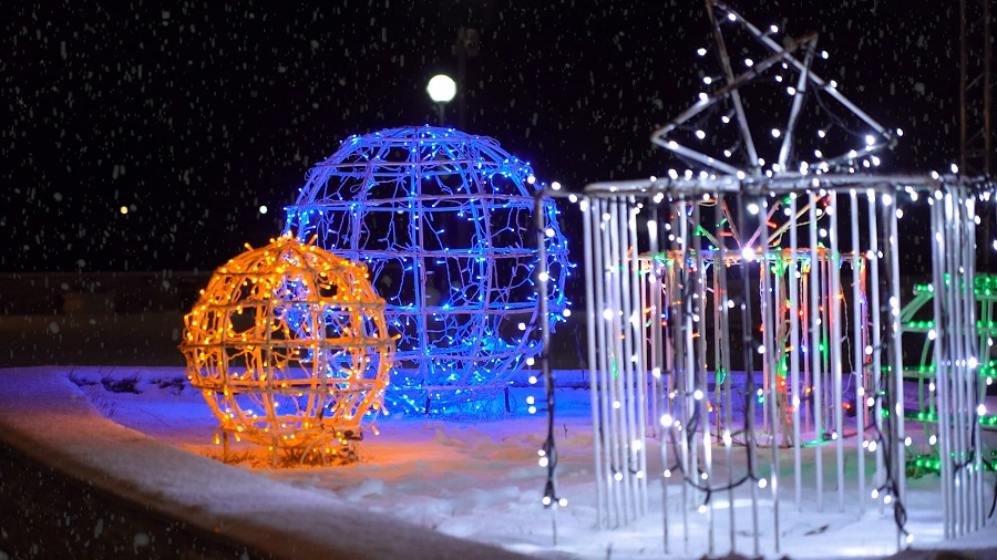 
		
		Город Спутник — украшение зимы
		
	