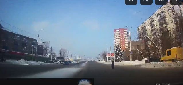 
		
		В Пензе на видео попал «бессмертный пешеход»
		
	