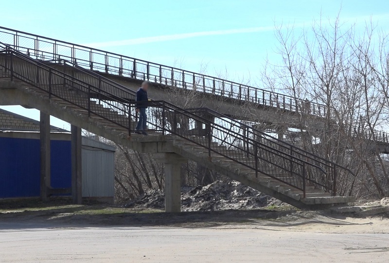 
		
		В Кузнецке перекроют движение по пешеходному мосту на ул. Свердлова
		
	
