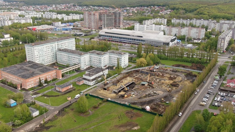 
		
		Вячеслав Космачев проверил ход строительства лабораторно-диагностического корпуса в онкоцентре
		
	