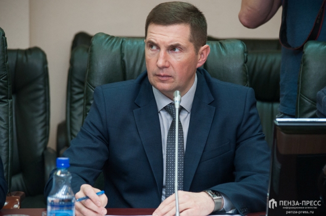 
		
		Олег Денисов оставил должность главы администрации Белинского района
		
	