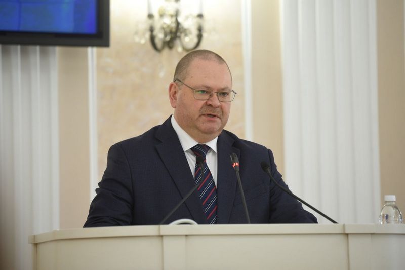 
		
		Олег Мельниченко поздравил ветеранов сферы торговли с праздником
		
	