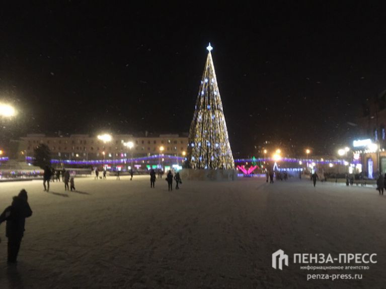 
		
		Олег Мельниченко раскритиковал новогоднюю иллюминацию в Пензе
		
	