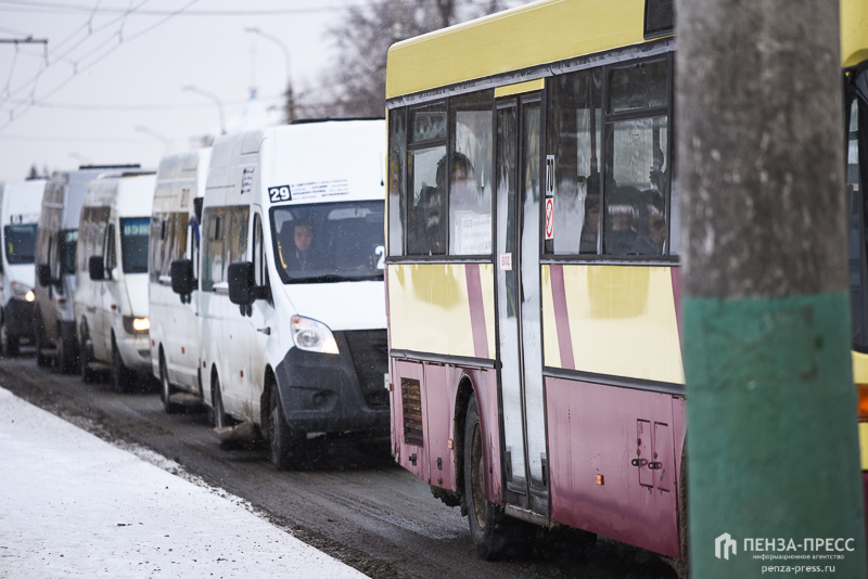 
		
		В Кузнецке водитель высадил ребенка из маршрутки на мороз, СКР проводит проверку
		
	