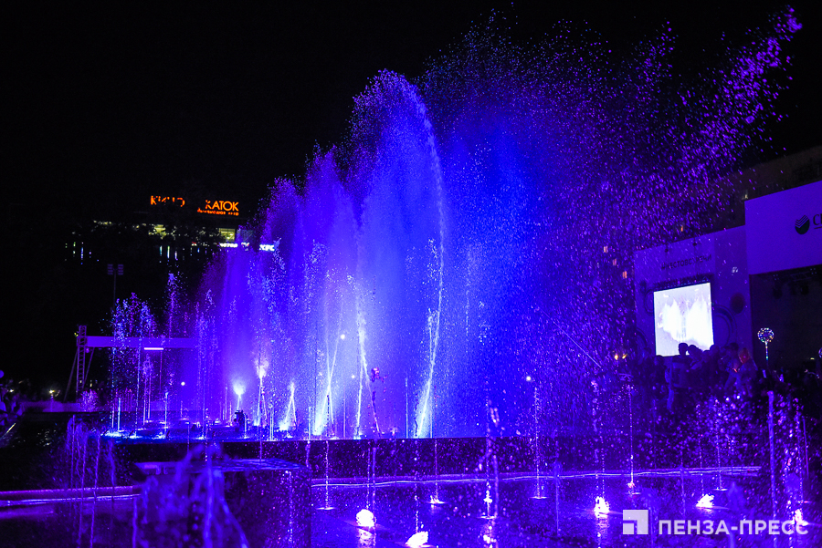 
		
		В Пензе продлили работу нового фонтана в центре города
		
	