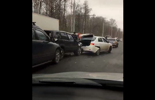 Дтп паровозик из трех машин кто виноват