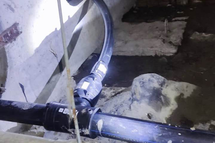 семья на улице 8 марта