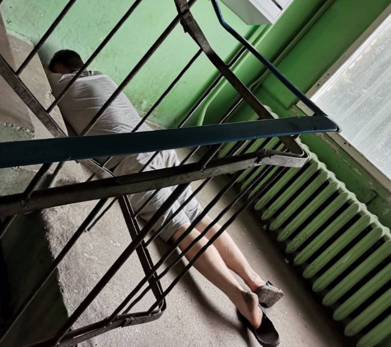 Местный туалет в подъезде