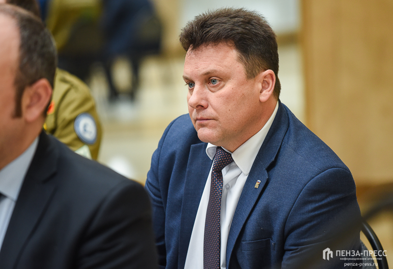 Александр воронков пенза фото Министр образования Пензенской области требует усилить работу со всеми подростка