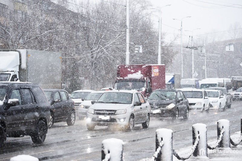Пенза застряла в пробках изза сильного снегопада