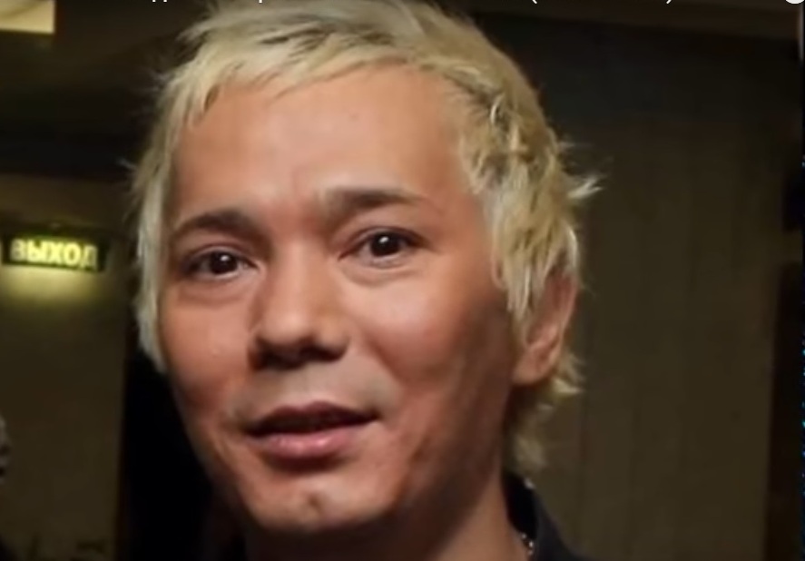 олег яковлевич инванушки интернешенел. олег яковлев 29. олег яковлев 1998. группа иванушки интернешнл умерший солист. солист группы иванушки сорин.